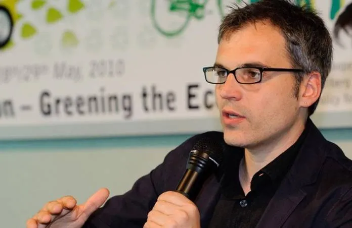 Γκέρχαρντ Σικ: Στραγγαλίζει την ελληνική οικονομία η επιμονή του Σόιμπλε