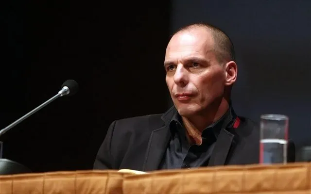 Βαρουφάκης: Η κυβέρνηση θέλει να δημιουργήσει Μόριες σε όλη τη χώρα 