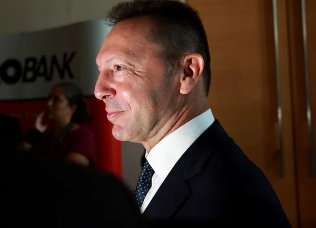 Στουρνάρας: Η κεντρική τράπεζα δεν δέχεται εντολές από κανέναν