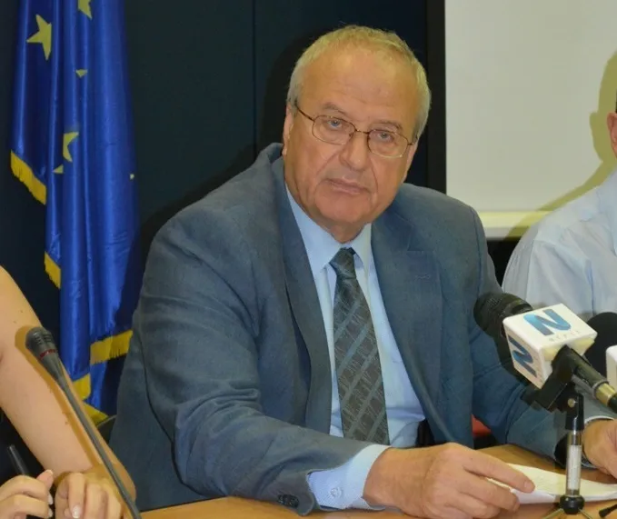 Επέστρεψε στο ΠΑΣΟΚ ο βουλευτής Λ. Γρηγοράκος, εντάσσεται και ο Α. Ιλχάν