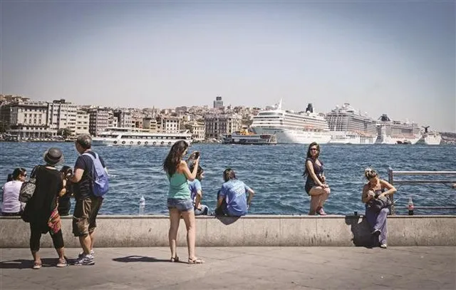 Γαλλία, ΗΠΑ και Ισπανία προσελκύουν τους περισσότερους τουρίστες