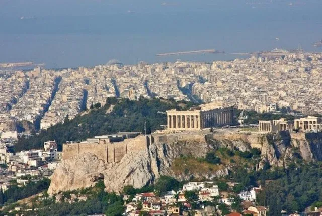Γενικά αίθριος καιρός με υψηλές θερμοκρασίες