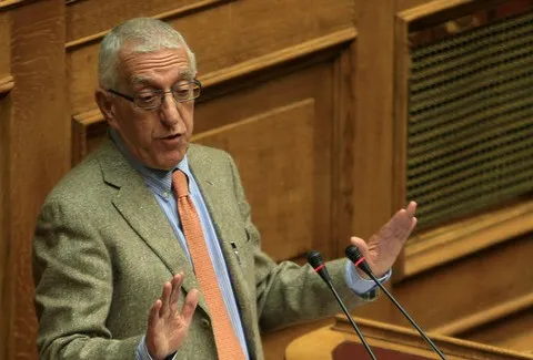 Κακλαμάνης: Ο Τσίπρας πούλησε την ψυχή του στους δανειστές