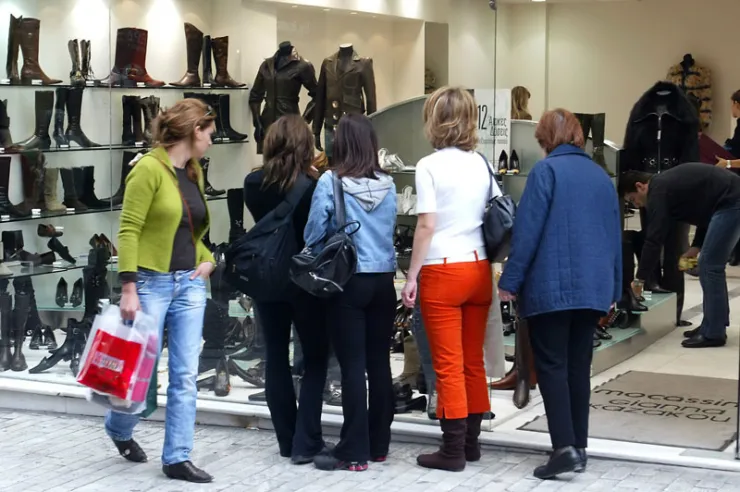 Σε εφαρμογή από σήμερα το εορταστικό ωράριο