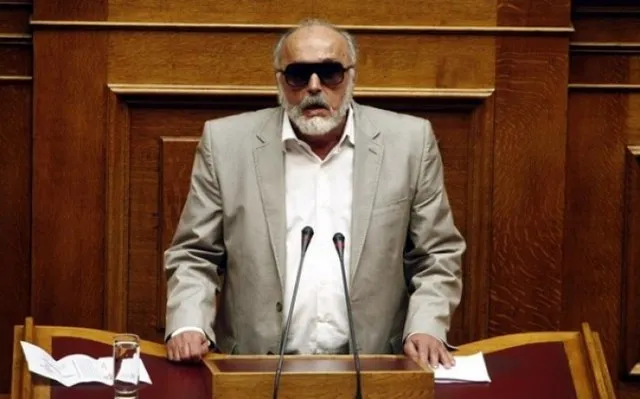 LIVE o Κουρουμπλής απαντά στη Βουλή για τον Σαρωνικό
