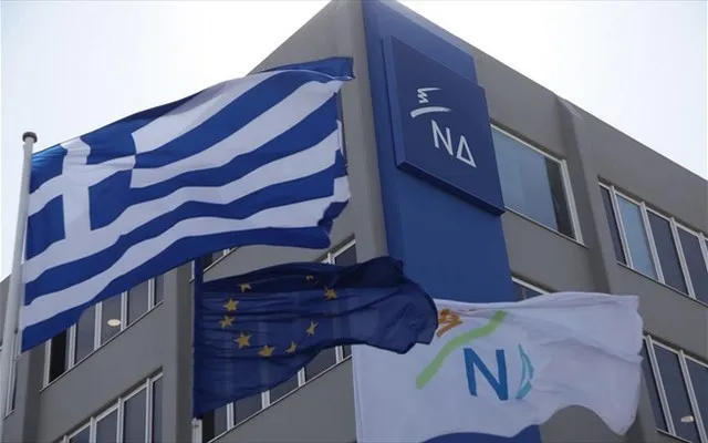 ΝΔ για μπλοκάκια: Η κυβέρνηση μεταφέρει το πρόβλημα στους εργαζόμενους
