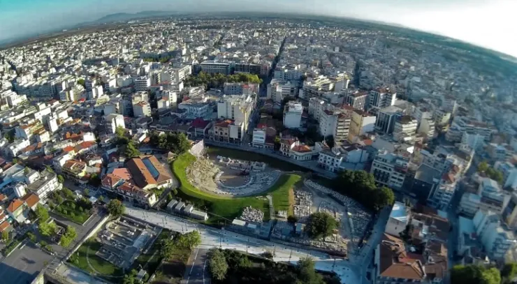 Λάρισα: Ζημιές σε αυτοκίνητα από πτώση βράχων