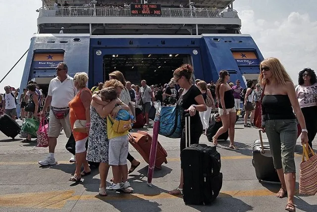 Αυξημένη η ακτοπλοϊκή κίνηση σε Πειραιά, Ραφήνα και Λαύριο