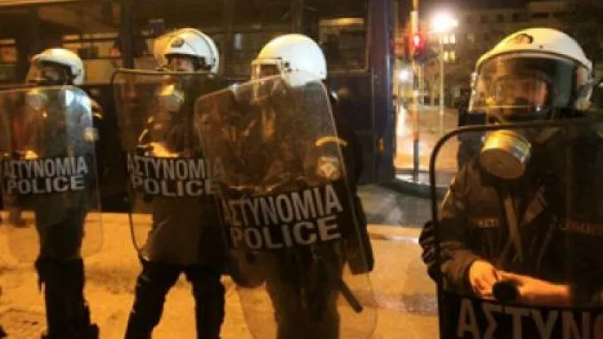 Επίθεση εναντίον διμοιρίας των ΜΑΤ στην Κυψέλη