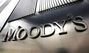 Moody's: Credit negative η μείωση των καταθέσεων