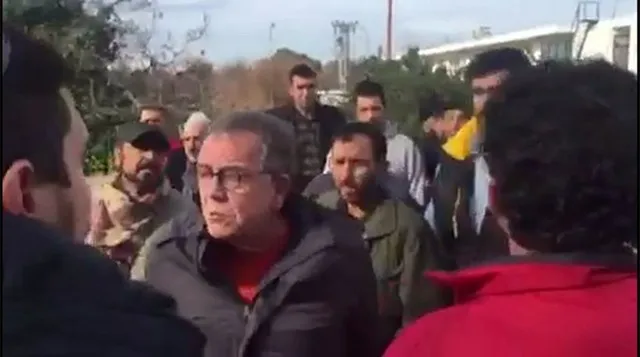 Μουζάλας για τον αστυνομικό που χτύπησε πρόσφυγα: Σας διαψεύδω