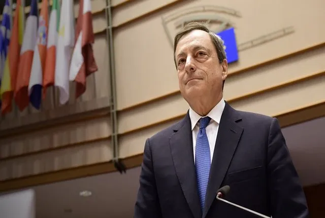 Ντράγκι: Κίνδυνο για τη Δημοκρατία η ανεργία των νέων της Ευρώπης