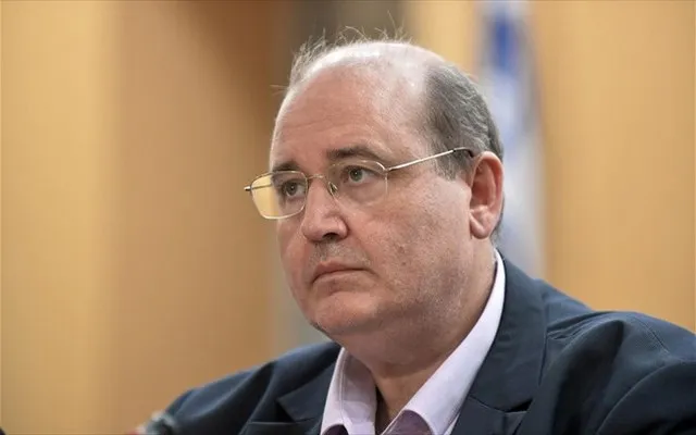 Φίλης και 13 βουλευτές του ΣΥΡΙΖΑ κατά Καμμένου