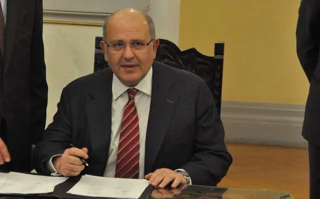 Τα «μαζεύει» ο Ξυδάκης για τη δραχμή μετά τις αντιδράσεις