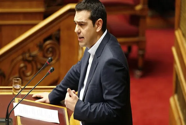 Πυρά Τσίπρα κατά της αντιπολίτευσης: Ο Σημίτης έβλεπε τα εκατομμύρια να περνούν