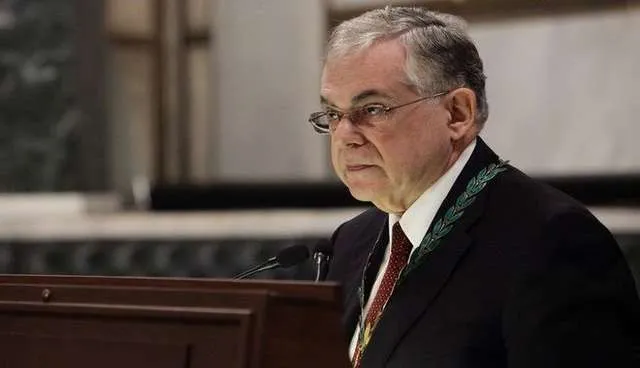 Τι αποκαλύπτει ο Παπαδήμος για τον παγιδευμένο φάκελο