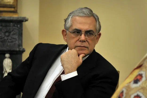 Βγαίνει από την εντατική ο Λουκάς Παπαδήμος