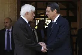 Συνάντηση Παυλόπουλου - Αναστασιάδη: Κοινή γραμμή για το Κυπριακό