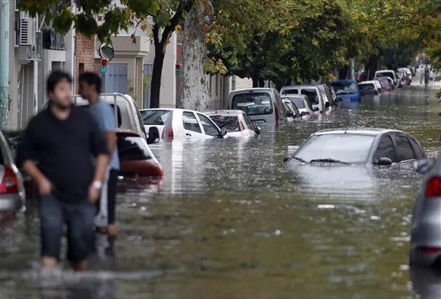 ΗΠΑ: Τουλάχιστον 100.000 κατοικίες υπέστησαν ζημιές από τον τυφώνα Χάρβεϊ