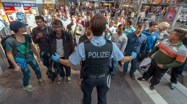 «Καμπάνες» σε χώρες της ΕΕ που αρνούνται να δεχτούν πρόσφυγες
