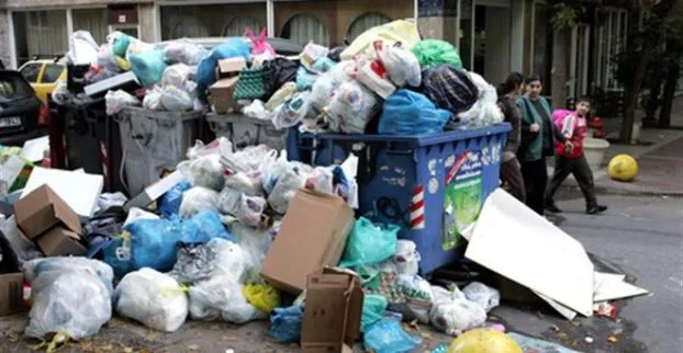 Διπλάσια τα απορρίμματα στη Θεσσαλονίκη από τα γλέντια Χριστουγέννων και Πρωτοχρονιάς