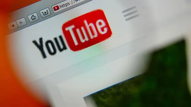 Διεθνή brands κατά YouTube, Google, Facebook για ρατσιστικό περιεχόμενο