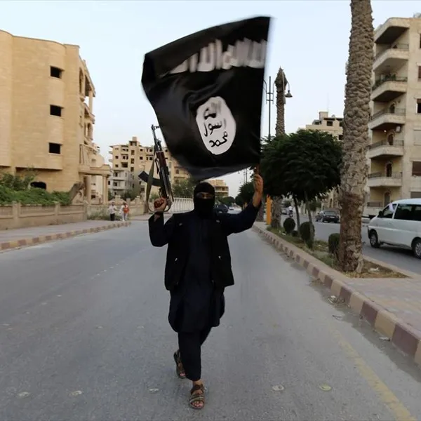 Οι τελευταίοι 2.000 μαχητές του ISIS «αμύνονται» για την επιβίωσή του στη Ράκα