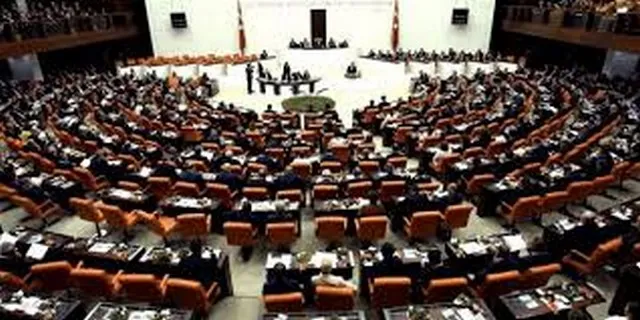 Ψηφίστηκαν τα πρώτα επτά άρθρα για τη συνταγματική μεταρρύθμιση στην Τουρκία