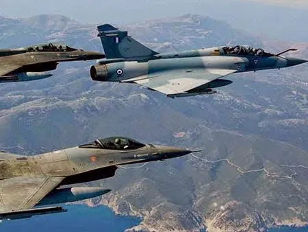 Νέες παραβιάσεις από τουρκικά μαχητικά