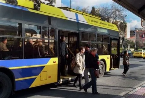Στάση εργασίας σε λεωφορεία και τρόλεϊ την Πέμπτη