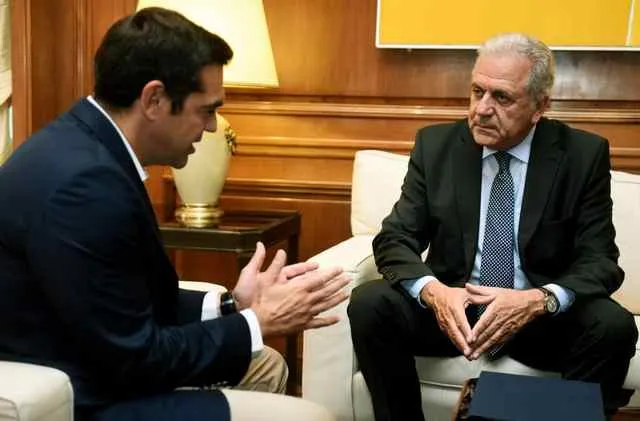 Tετ α τετ Τσίπρα - Αβραμόπουλου με επίκεντρο το προσφυγικό