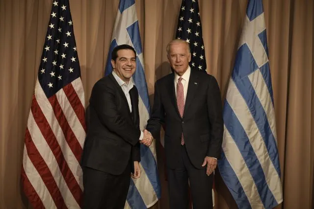 Μπάιντεν: Βοηθήσαμε με τον Ομπάμα να μην καταρρεύσει η Ελλάδα
