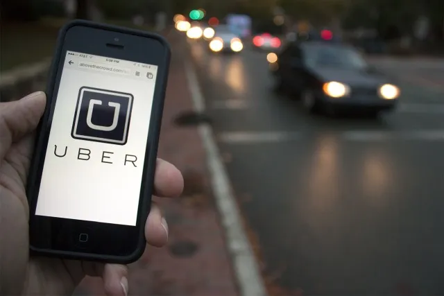 Uber: Σε προχωρημένες συζητήσεις για την εξαγορά της Delivery Hero – Deal άνω των 12 δισ. ευρώ στο τραπέζι