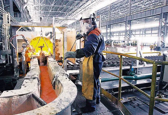 Υποχώρησε 6,4% ο «εισαγόμενος πληθωρισμός» στη βιομηχανία 