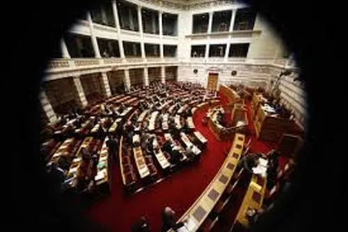 Βουλή:Ψηφίστηκε η τροπολογία για τους πυροσβέστες