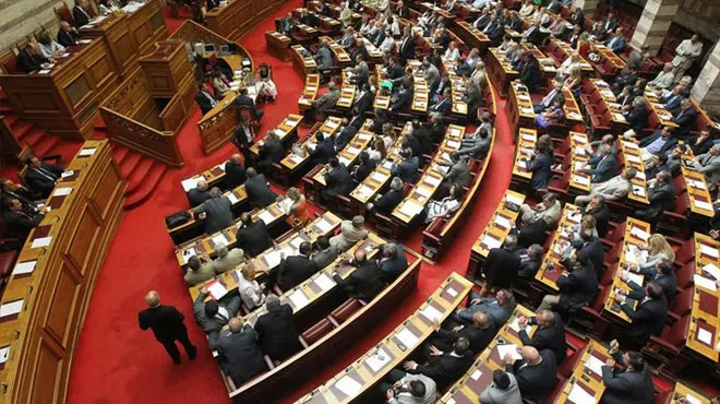 Βουλή: «Βγαίνουν» μαχαίρια για οικονομία και Noor-1
