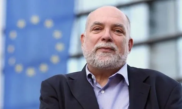 «Όχι» από Βίζερ σε ευρωομόλογα ή Ευρωπαίο υπουργό Οικονομικών