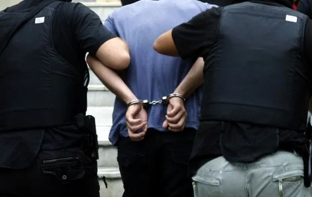 Σπείρα απέσπασε άνω των 100.000 ευρώ από τρείς επιχειρήσεις 