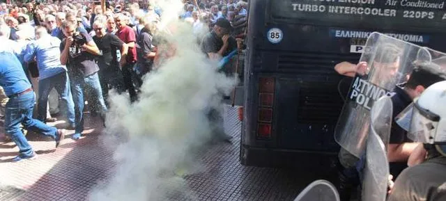 Χημικά στην πορεία της ΠΟΕ-ΟΤΑ έξω από τη Βουλή