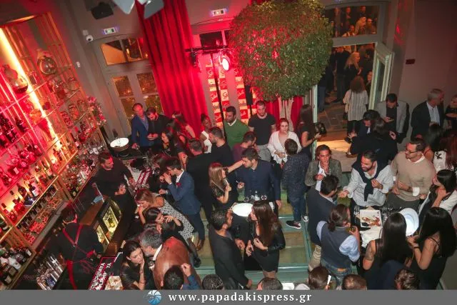 Λαμπερό opening για το εστιατόριο Επτά 7 στην καρδιά της Αθήνας