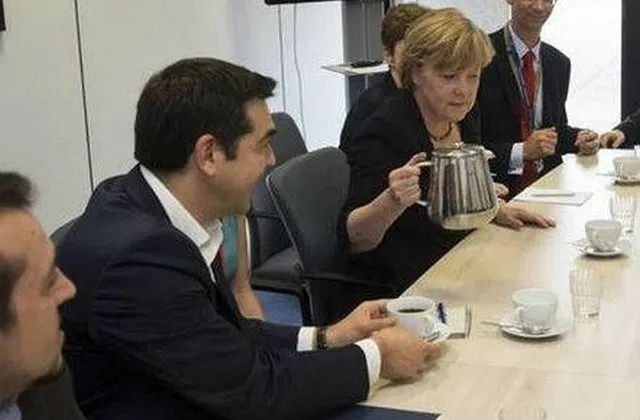 Γιατί η Μέρκελ σερβίρει η ίδια τον καφέ;