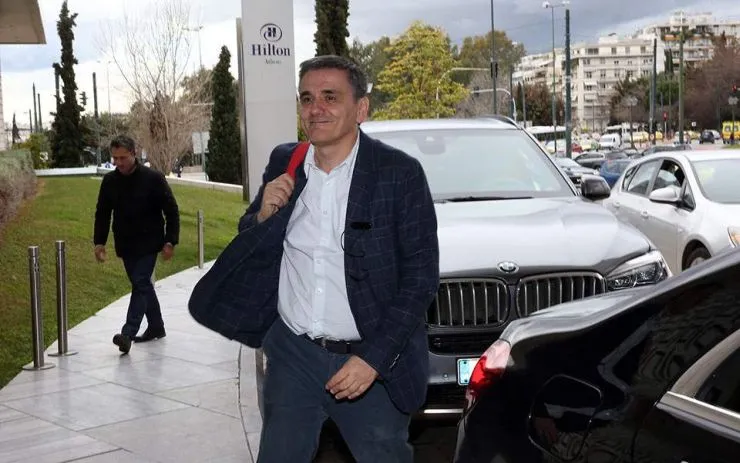 Μείωση αφορολόγητου και συντάξεων