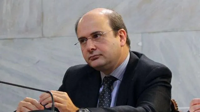 Χατζηδάκης: Η κυβέρνηση κατώτερη των περιστάσεων σε όλα τα μέτωπα