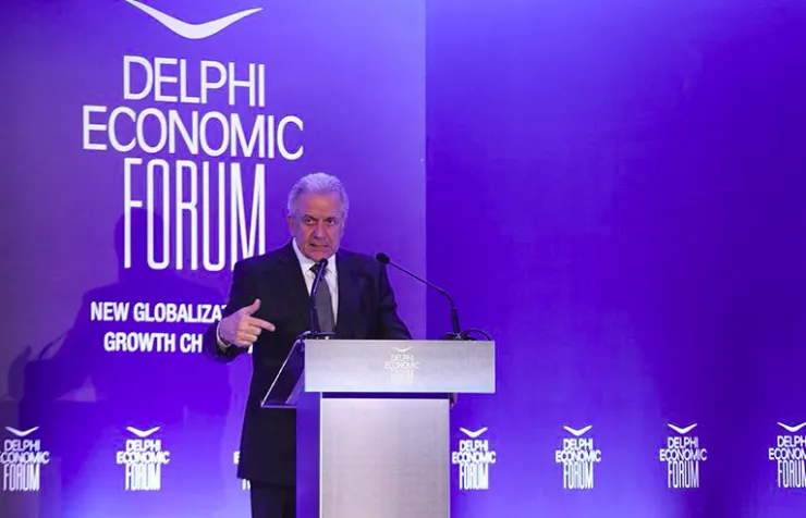 Αβραμόπουλος: H Ευρώπη βρίσκεται σε ένα κρίσιμο σταυροδρόμι