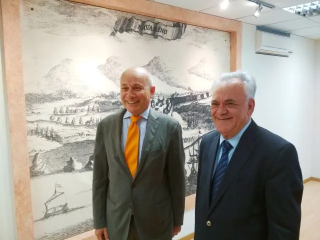 Επί τάπητος οι διμερείς σχέσεις στη συνάντηση Δραγασάκη με τον Ιταλό πρέσβη