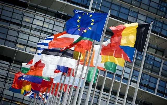 Διαδικτυακές πλατφόρμες: Nέα πρότυπα για τη διαφάνεια και τη δικαιοσύνη