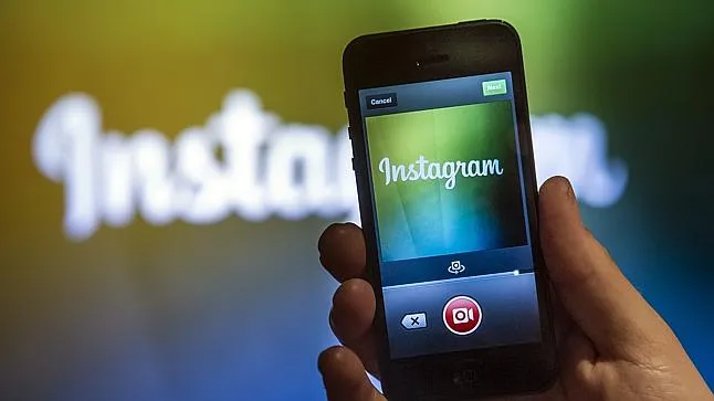 «Έπεσε» το instagram