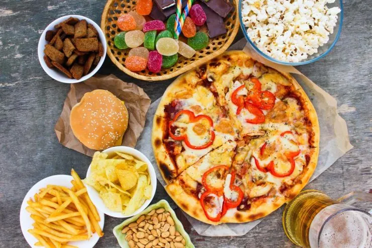 Διαφημίσεις junk food τέλος στη Βρετανία!