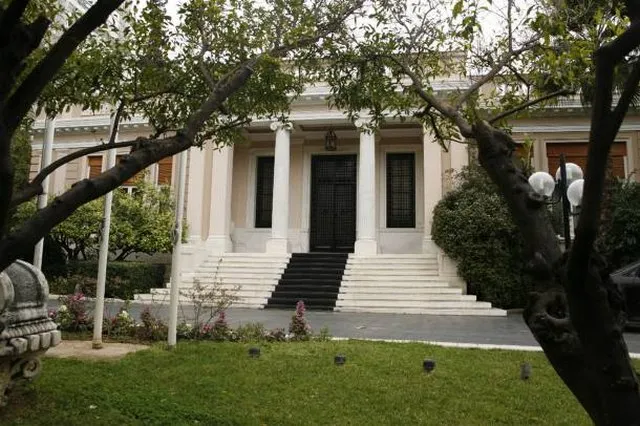 Χαμηλοί τόνοι από Μαξίμου για την υπόθεση των δύο στρατιωτικών