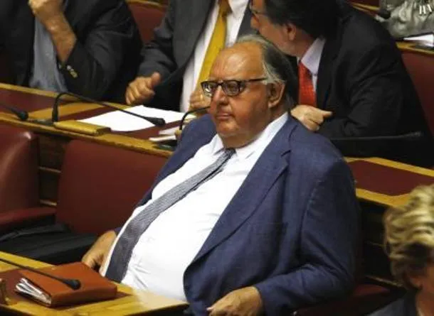 Θεόδωρος Πάγκαλος: Με τραγούδι του Καζαντζίδη το «τελευταίο αντίο» στη Ριτσώνα